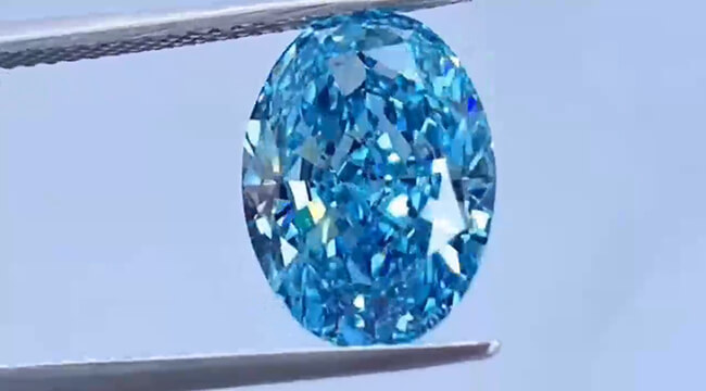 Colored diamond display