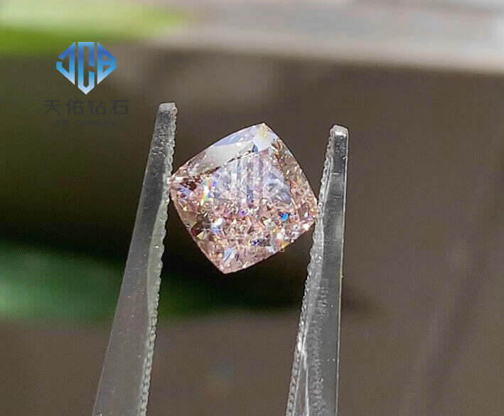 Colored bare diamond